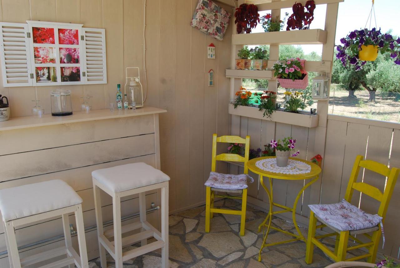 Luxury Traditional Room The Small Bookstore Kastro-Kyllini Bagian luar foto