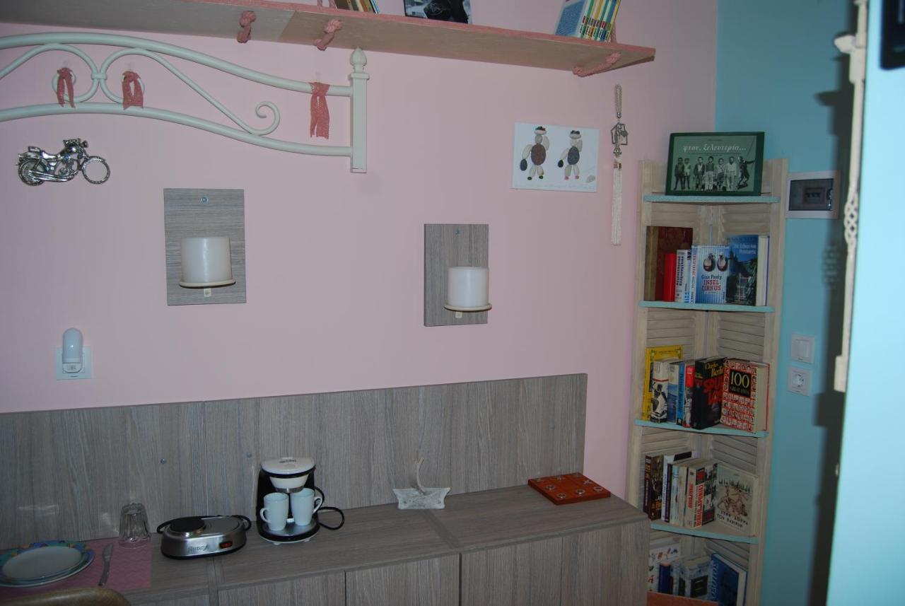 Luxury Traditional Room The Small Bookstore Kastro-Kyllini Bagian luar foto